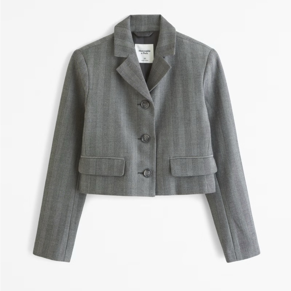 Abercrombie & Fitch Pleated Cropped Blazer - Picture 4 of 5